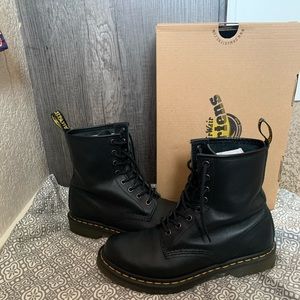 Dr. Martens 1460 Pascal Leather Lace up Boot